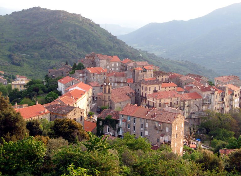 Le village de Sainte-Lucie-de-Tallano